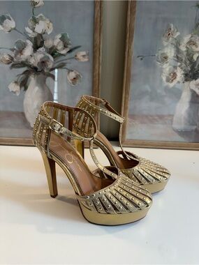 Jessica Simpson Gold Studded T-Strap Platform Heels